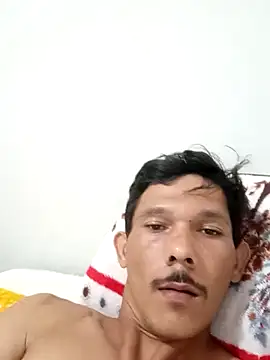 Snapshot of Marcos2402mf chatting on 11.10.25 Marcos2402mf online show from 11.10.25