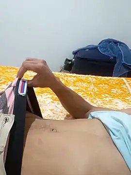 Snapshot of Marcos2402mf chatting on 11.15.25 Marcos2402mf online show from 11.15.25