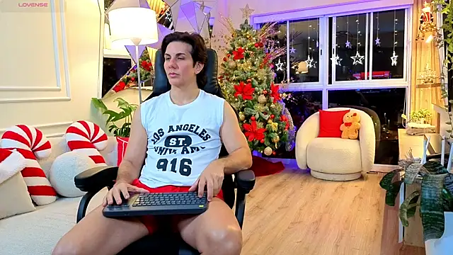 Snapshot of Almiboys chatting on 12.18.25 Almiboys online show from 12.18.25