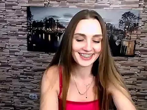 Snapshot of Doll_Angelina chatting on 03.18.25 Doll Angelina online show from 03.18.25