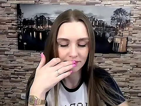 Snapshot of Doll_Angelina chatting on 03.22.25 Doll Angelina online show from 03.22.25