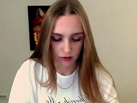 Snapshot of Doll_Angelina chatting on 10.16.25 Doll Angelina online show from 10.16.25