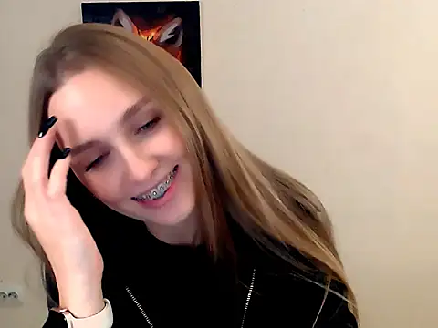 Snapshot of Doll_Angelina chatting on 10.18.25 Doll Angelina online show from 10.18.25