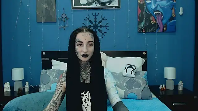 Snapshot of Velvetbat chatting on 05.19.26 Velvetbat online show from 05.19.26