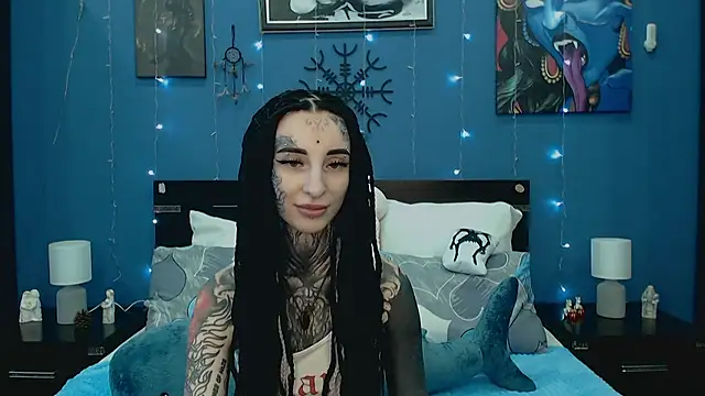 Snapshot of Velvetbat chatting on 05.28.26 Velvetbat online show from 05.28.26