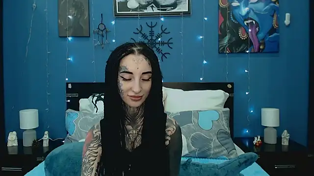 Snapshot of Velvetbat chatting on 06.15.26 Velvetbat online show from 06.15.26
