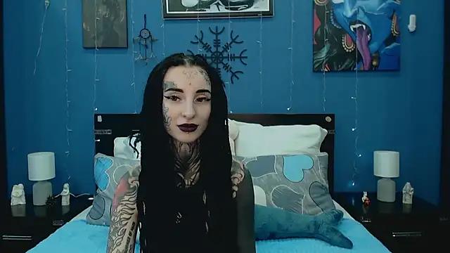 Snapshot of Velvetbat chatting on 06.18.26 Velvetbat online show from 06.18.26