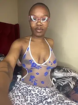 YummyMelanin117 online show from 11.10.25