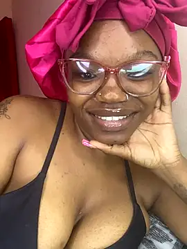 YummyMelanin117 online show from 11.20.25