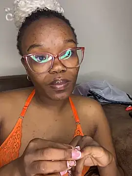 YummyMelanin117 online show from 04.22.26