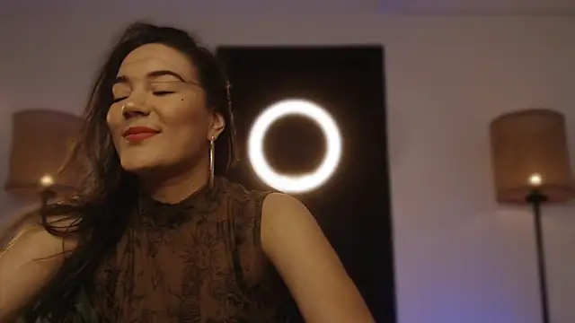 Snapshot of Artworktease chatting on 03.13.25 Artworktease online show from 03.13.25