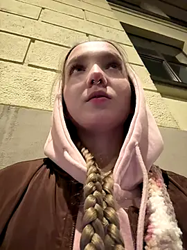 Snapshot of bambi_lu chatting on 10.18.25 bambi lu online show from 10.18.25