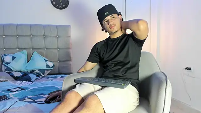 Snapshot of samxx_muscle chatting on 09.21.25 samxx muscle online show from 09.21.25