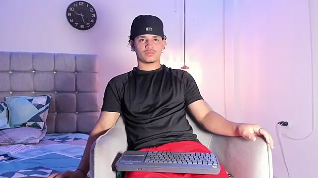 Snapshot of samxx_muscle chatting on 09.22.25 samxx muscle online show from 09.22.25