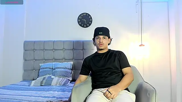 Snapshot of samxx_muscle chatting on 10.09.25 samxx muscle online show from 10.09.25