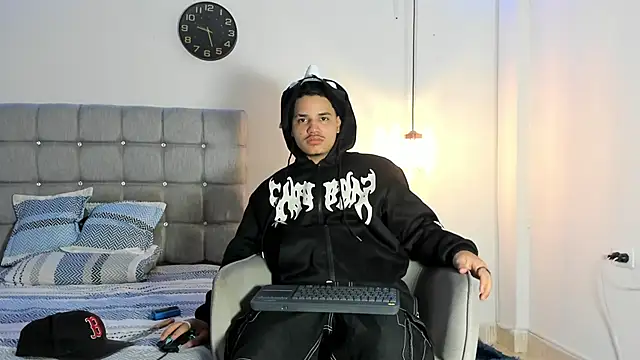 Snapshot of samxx_muscle chatting on 10.17.25 samxx muscle online show from 10.17.25
