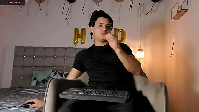 Snapshot of samxx_muscle chatting on 01.15.26 samxx muscle online show from 01.15.26