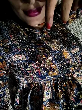 Snapshot of Eshwari_Chopra chatting on 10.15.25 Eshwari Chopra online show from 10.15.25
