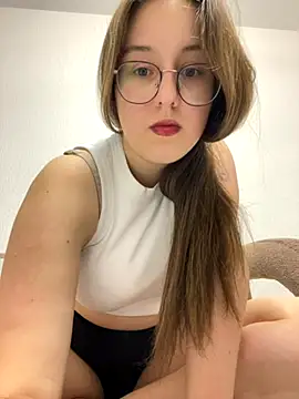 Vviikkssiikk online show from 10.29.25