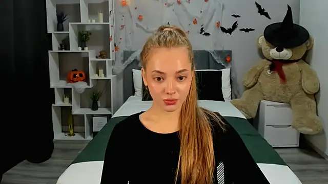 MelanieAlves online show from 11.05.25