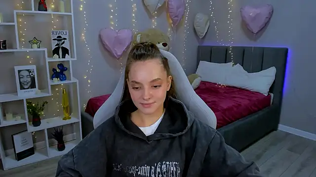 MelanieAlves online show from 03.13.26