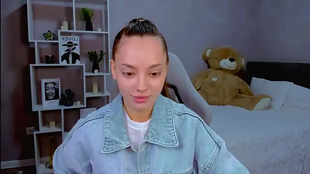 MelanieAlves online show from 04.26.26