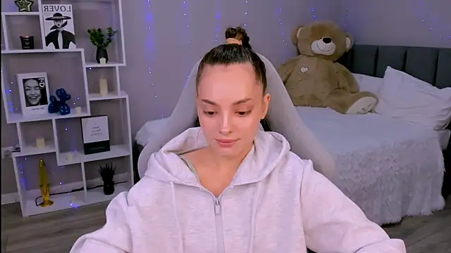 MelanieAlves online show from 04.28.26
