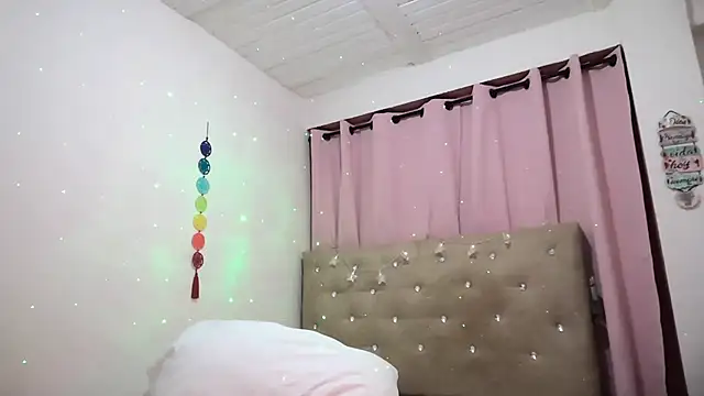 Snapshot of sofia8428 chatting on 10.31.25 sofia8428 online show from 10.31.25