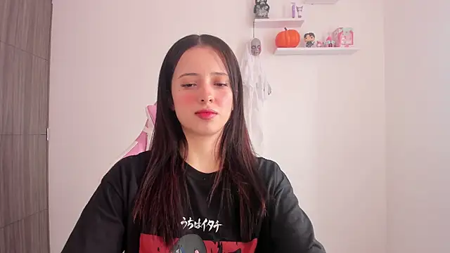 Snapshot of ImBunnyNova chatting on 10.29.25 ImBunnyNova online show from 10.29.25