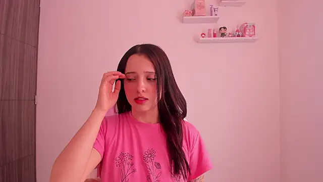 Snapshot of ImBunnyNova chatting on 11.21.25 ImBunnyNova online show from 11.21.25