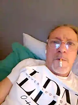 Snapshot of Deddyitalia3p chatting on 11.11.25 Deddyitalia3p online show from 11.11.25