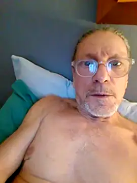 Snapshot of Deddyitalia3p chatting on 11.14.25 Deddyitalia3p online show from 11.14.25