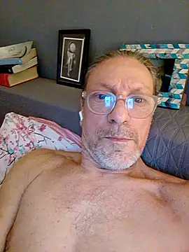 Snapshot of Deddyitalia3p chatting on 12.04.25 Deddyitalia3p online show from 12.04.25