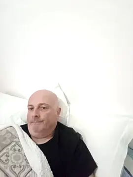 Alexis Bull online show from 02.02.26