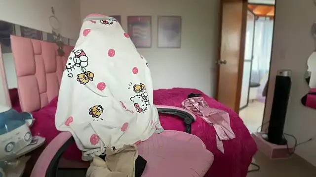 lunesweet online show from 02.19.26