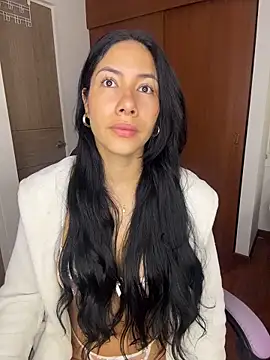 ArianaReynoldss online show from 03.06.26