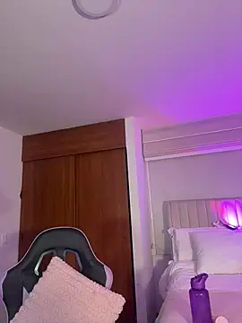 ArianaReynoldss online show from 06.23.26
