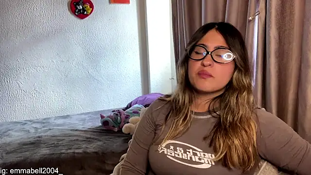 Snapshot of emma__bell_ chatting on 03.31.26 emma bell online show from 03.31.26