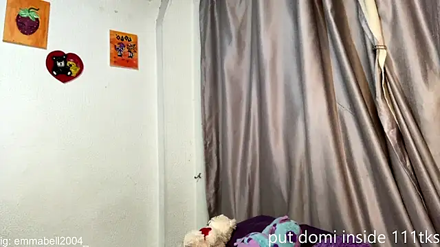 Snapshot of emma__bell_ chatting on 04.03.26 emma bell online show from 04.03.26