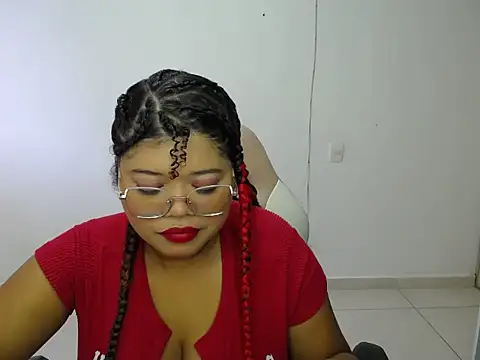 Snapshot of natalietits1 chatting on 12.13.25 natalietits1 online show from 12.13.25