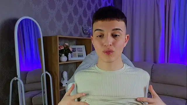 claus boy online show from 03.20.25