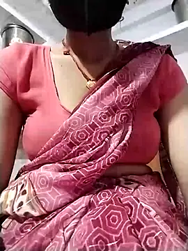 Snapshot of Soniy-Maax chatting on 09.16.25 Soniy-Maax online show from 09.16.25