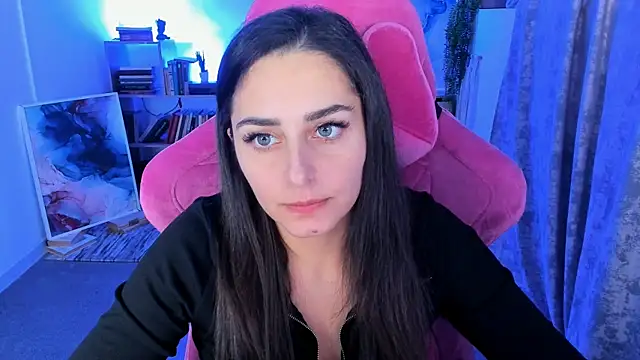 Snapshot of ValeriiMills chatting on 10.27.25 ValeriiMills online show from 10.27.25