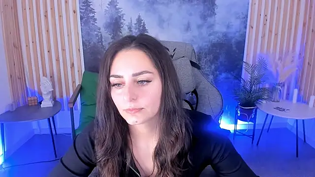 Snapshot of ValeriiMills chatting on 12.02.25 ValeriiMills online show from 12.02.25