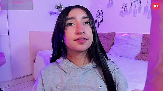 Snapshot of _Orquidea_ chatting on 02.25.26 Orquidea online show from 02.25.26