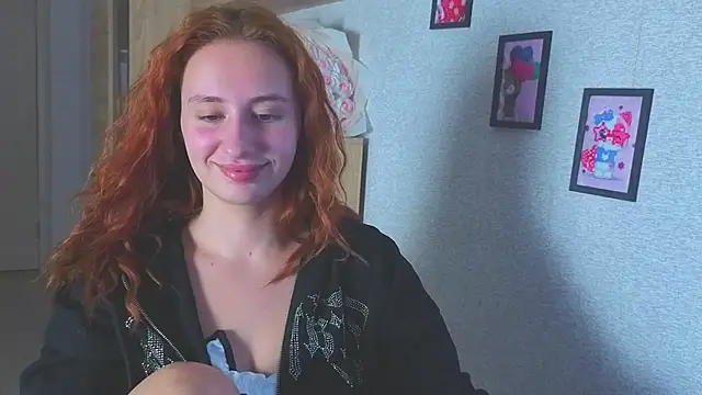 Snapshot of kristi_ginger chatting on 12.05.25 kristi ginger online show from 12.05.25