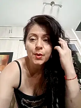 Snapshot of lunadicty chatting on 04.24.26 lunadicty online show from 04.24.26