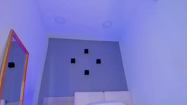 FreyaZimmerman  online show from 10.23.25