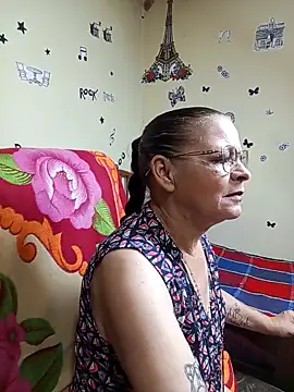 katrina perez online show from 10.11.25