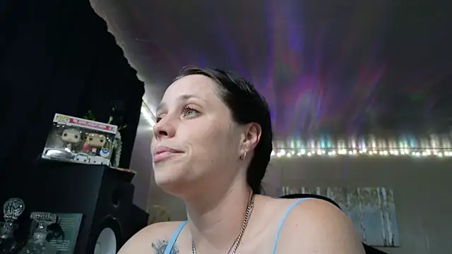 Snapshot of mavismable chatting on 06.22.26 mavismable online show from 06.22.26